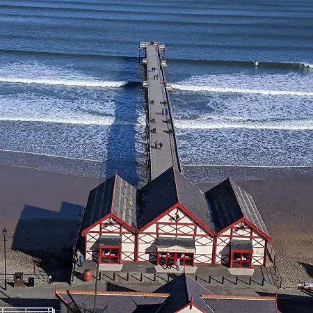 Driftwood Apartment *